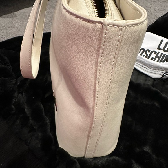 Love Moschino shoulder tote. - Picture 3 of 3